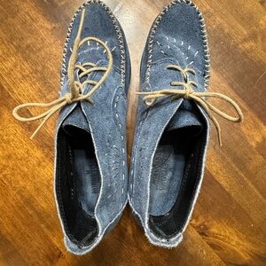 Minnetonka Blue Moccasins with Tan Laces